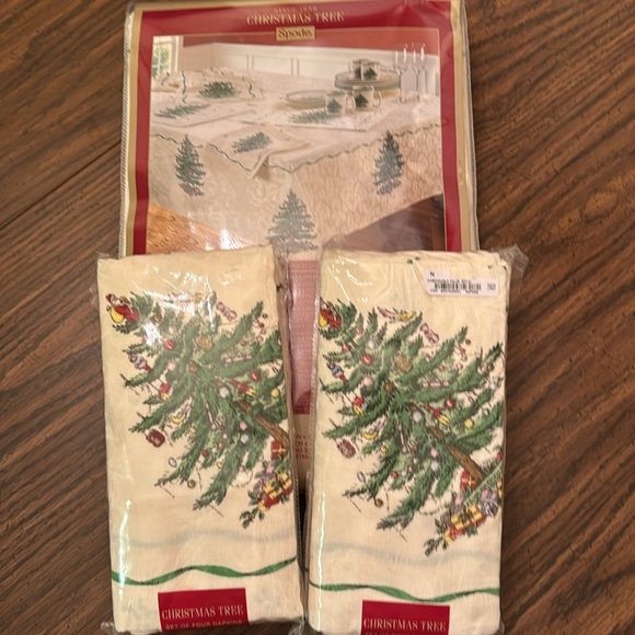 Spode Christmas Tree Oblong Damask Jacquard Tablecloth 60 x 120” & 8 Napkins NWT - Picture 7 of 12
